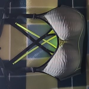 Victoria's secret sports bra 34DDD